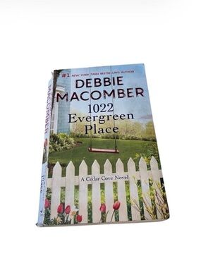 Debbie Macomber "1022 Evergreen Place" Paperback Book